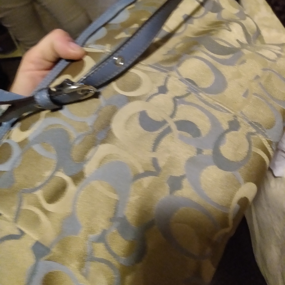 Authentic Coach Handbag - Picture 3 of 6